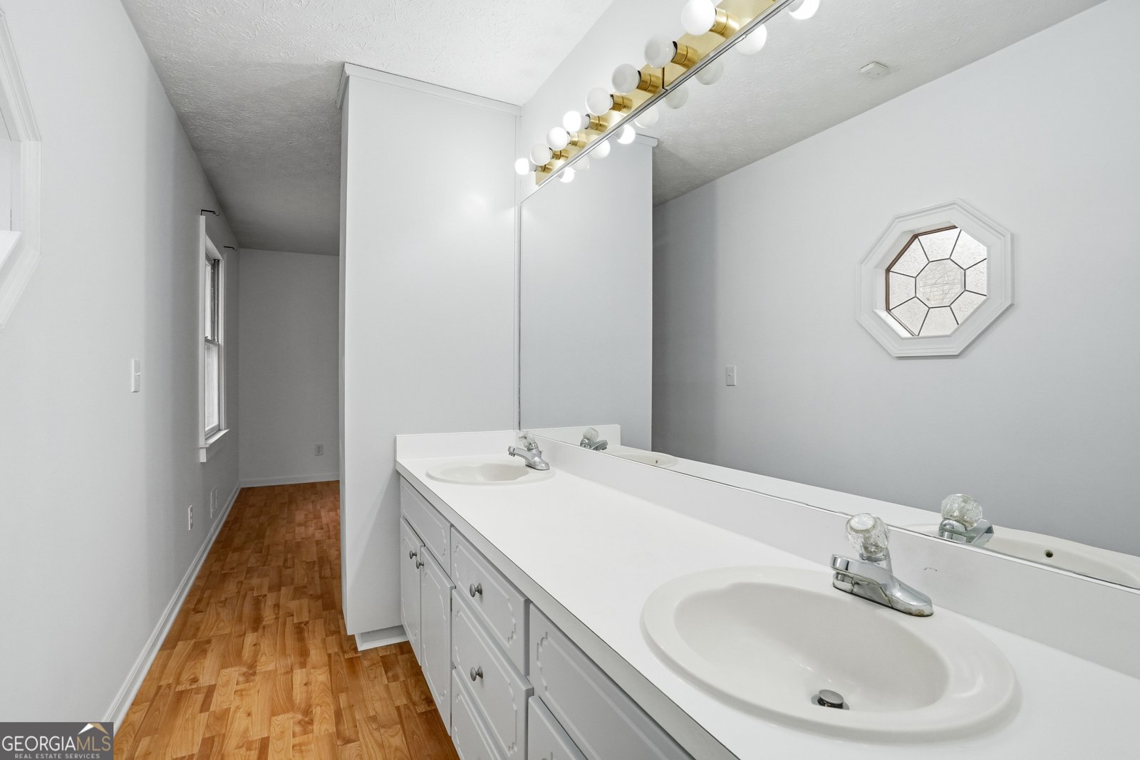 5660 Mercedes Drive Cumming - Photo 14