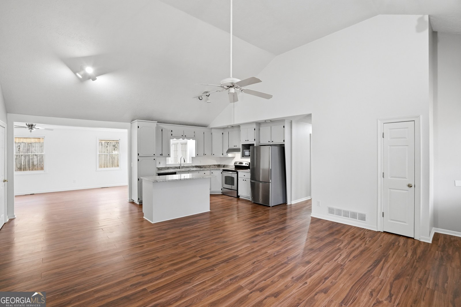 5660 Mercedes Drive Cumming - Photo 6