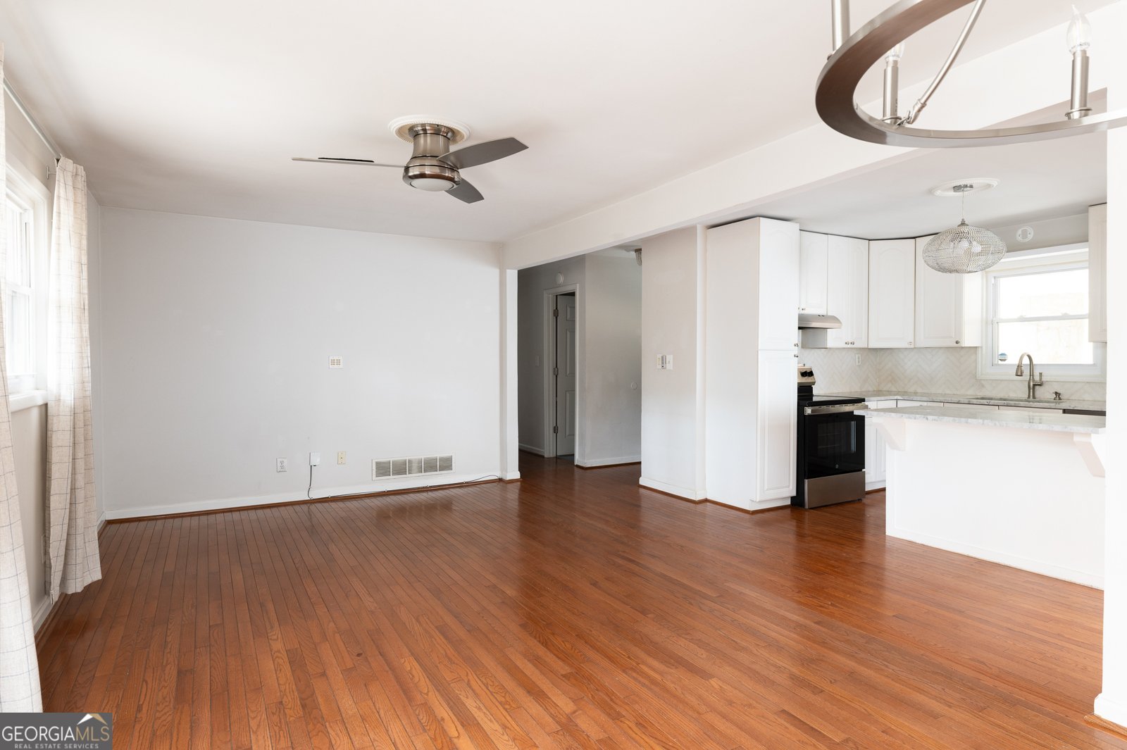 2237 Capehart Circle Atlanta - Photo 9