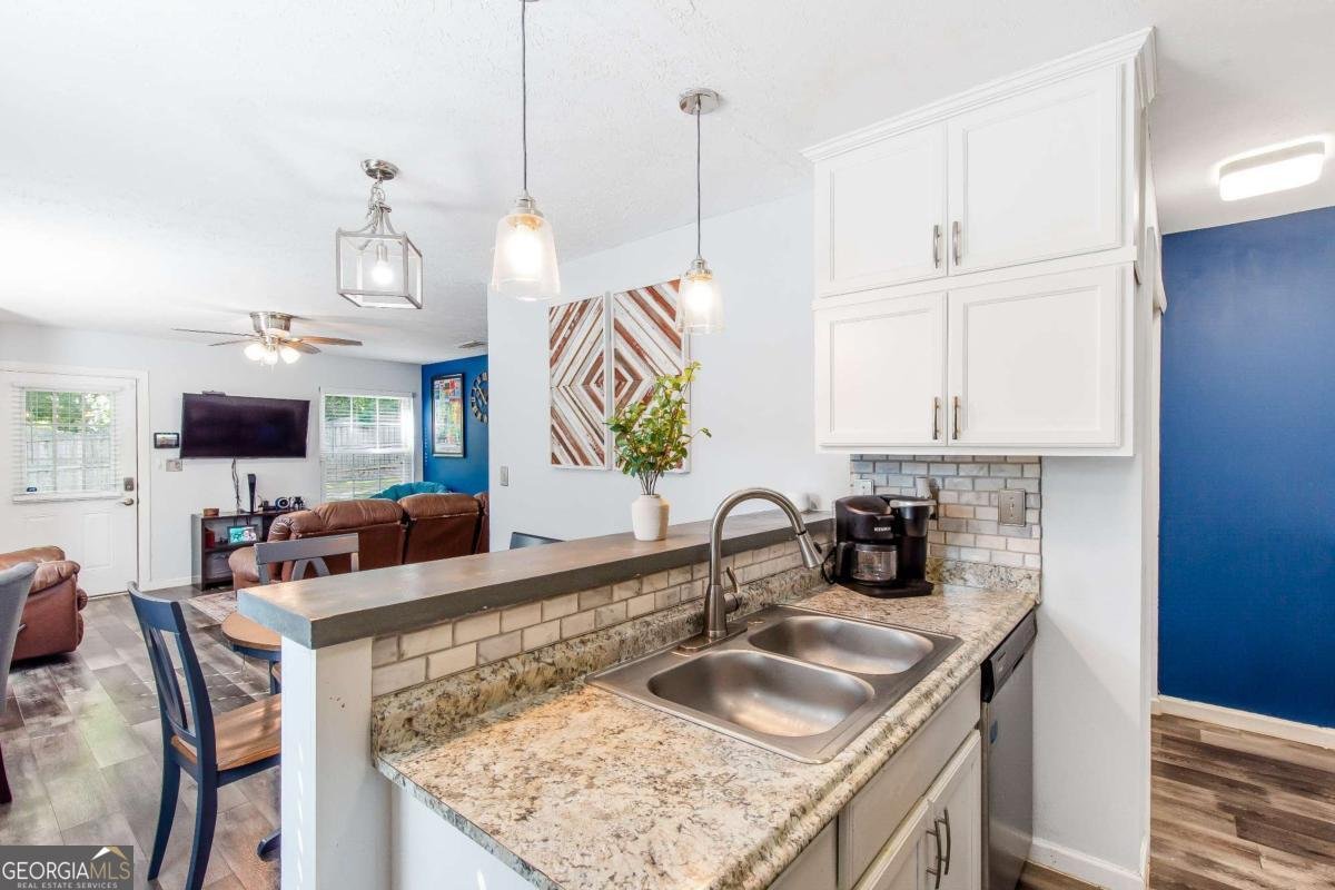 1382 Old Coach Road Marietta - Photo 12