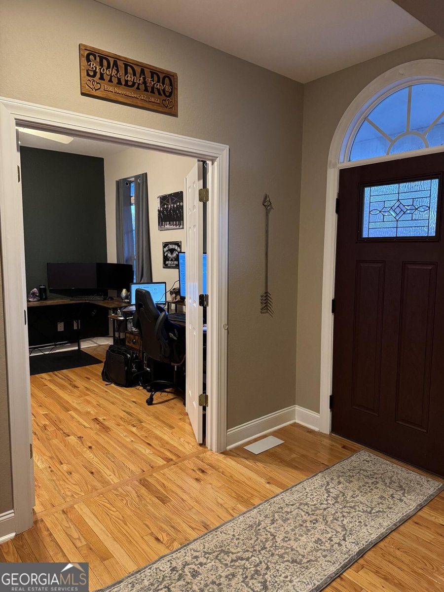 2458 Post Road Cleveland - Photo 32