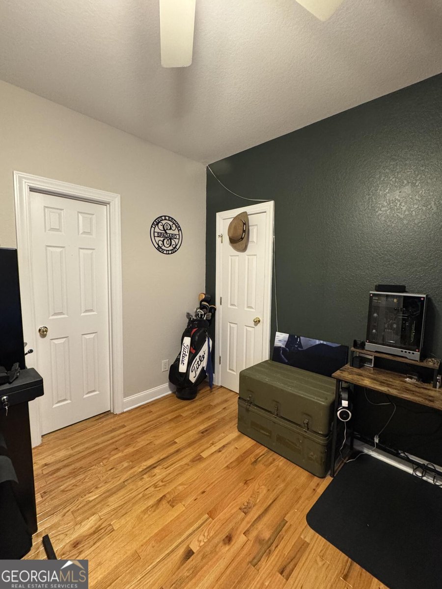 2458 Post Road Cleveland - Photo 34