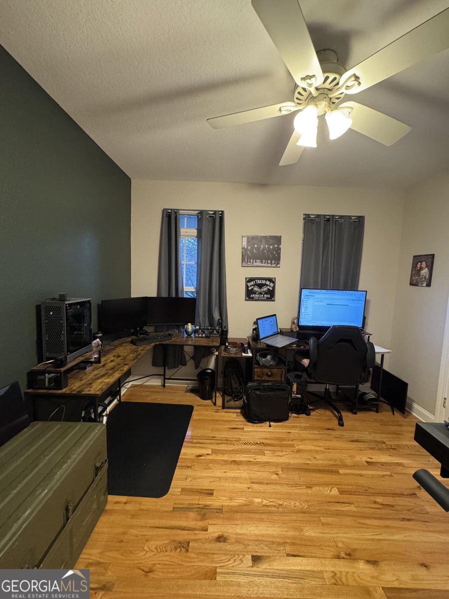 2458 Post Road Cleveland - Photo 35