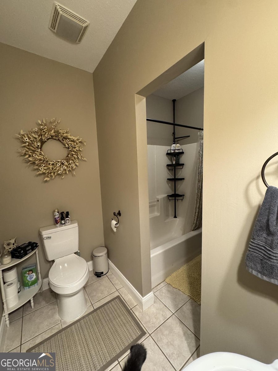 2458 Post Road Cleveland - Photo 38