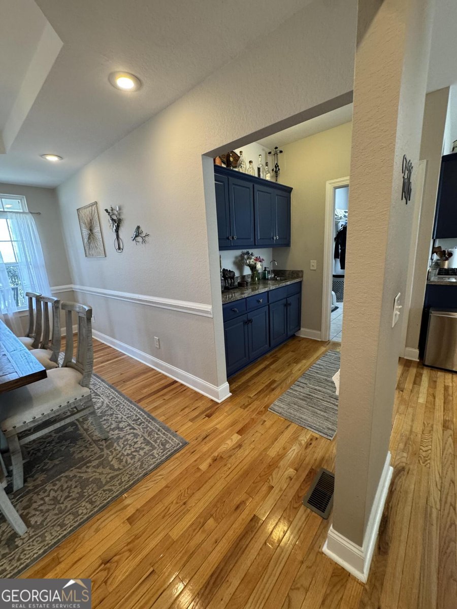 2458 Post Road Cleveland - Photo 43