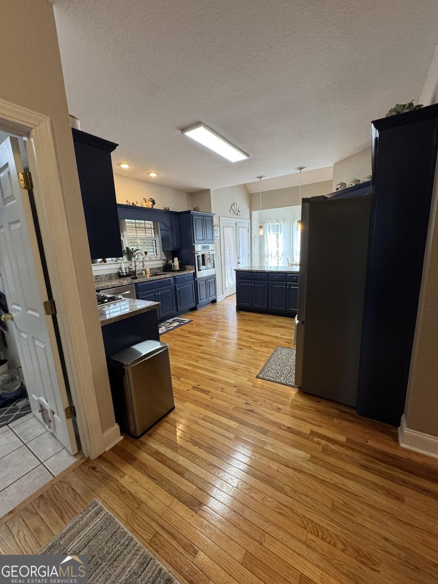 2458 Post Road Cleveland - Photo 44