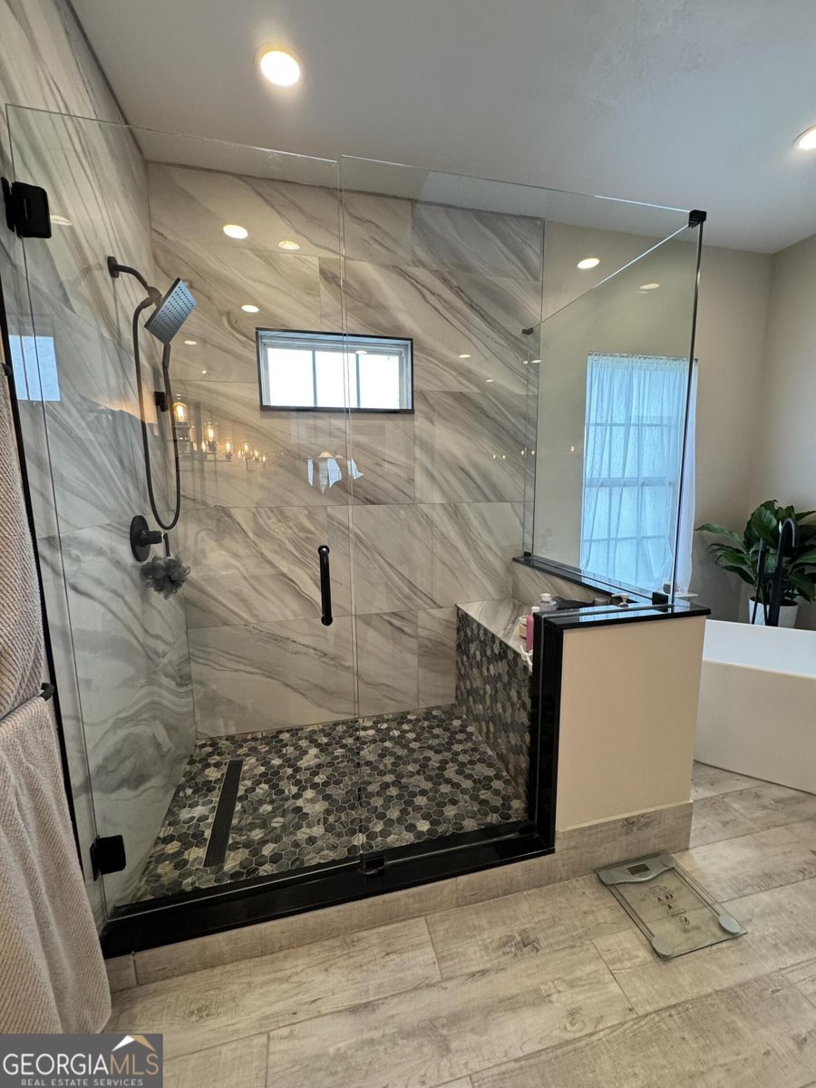 2458 Post Road Cleveland - Photo 61