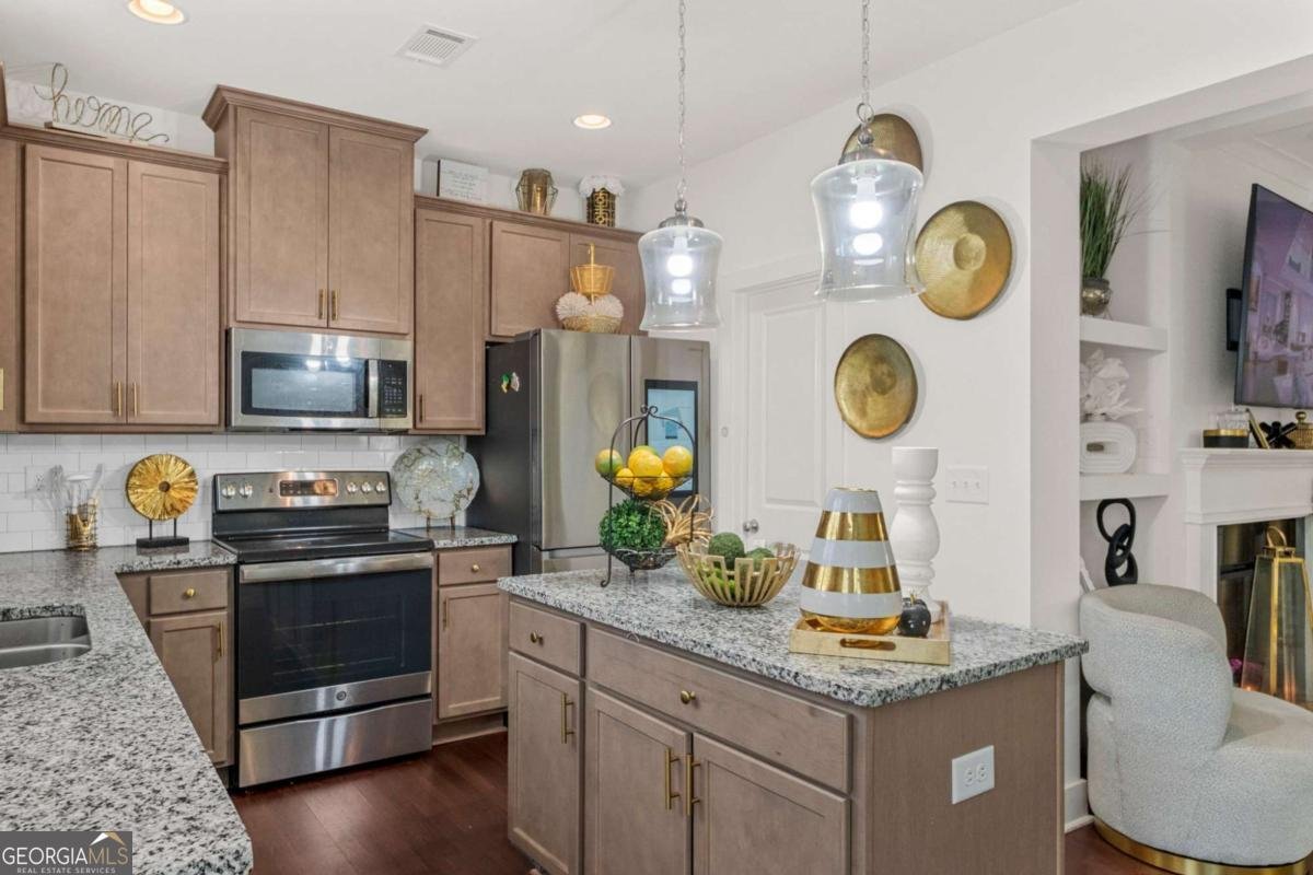 7653 Castle Avenue Fairburn - Photo 6