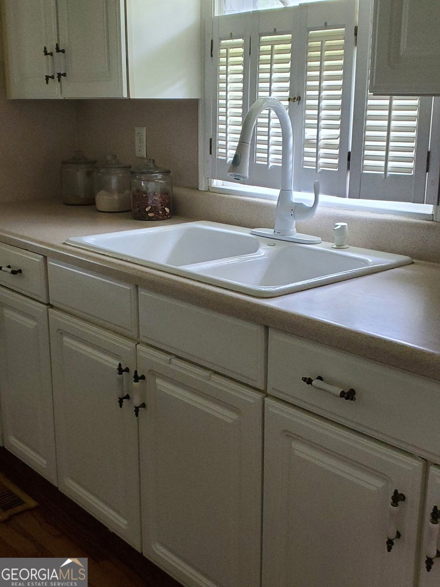 121 Salbar Street Thomaston - Photo 18