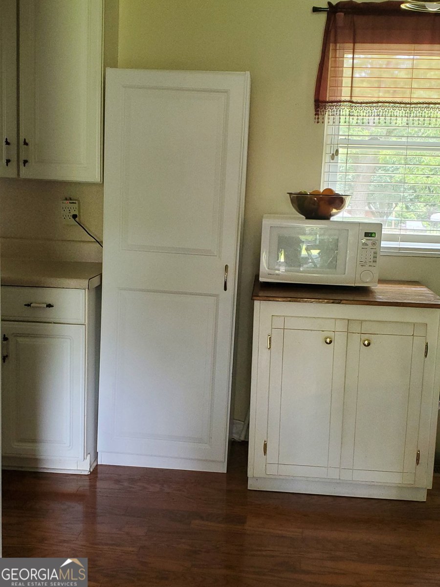 121 Salbar Street Thomaston - Photo 9