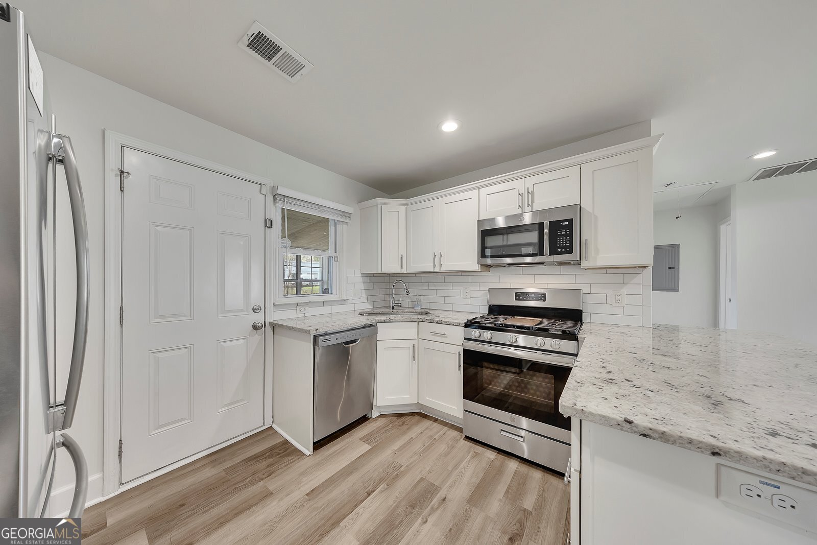 3940 Forrest Court Kennesaw - Photo 7