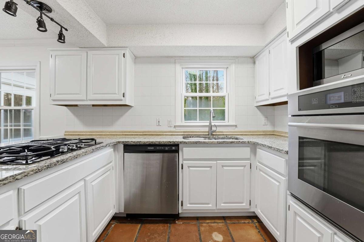 1349 Murdock Road Marietta - Photo 7