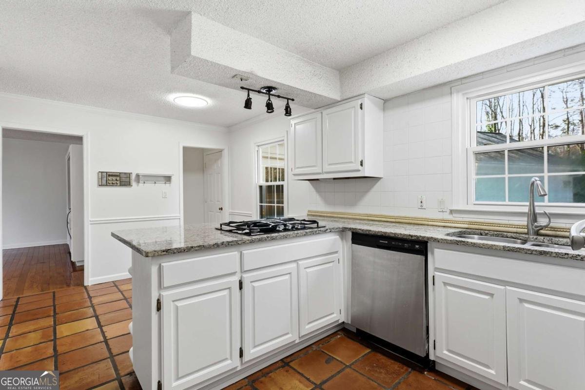 1349 Murdock Road Marietta - Photo 8