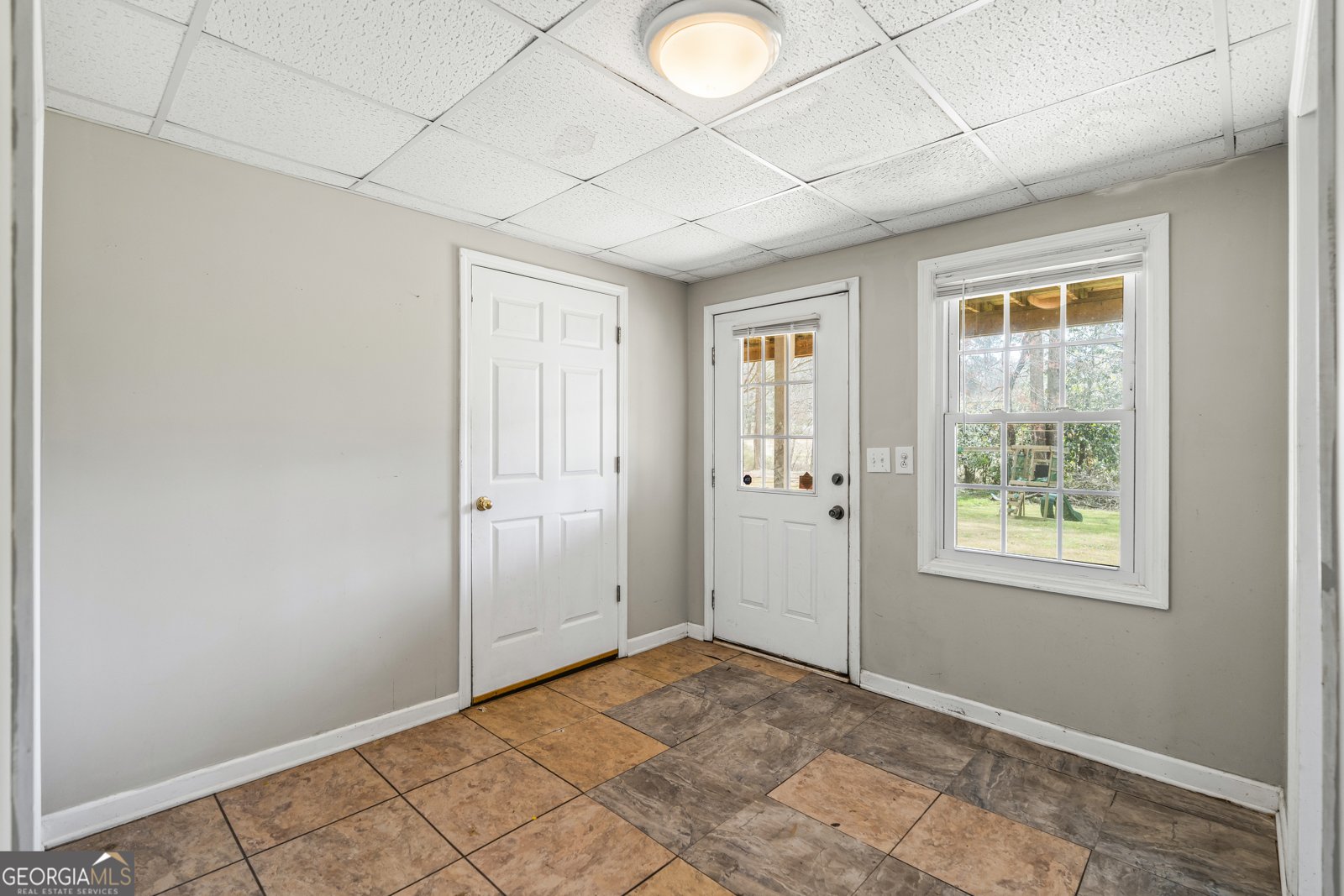 586 Clubland Circle Conyers - Photo 32