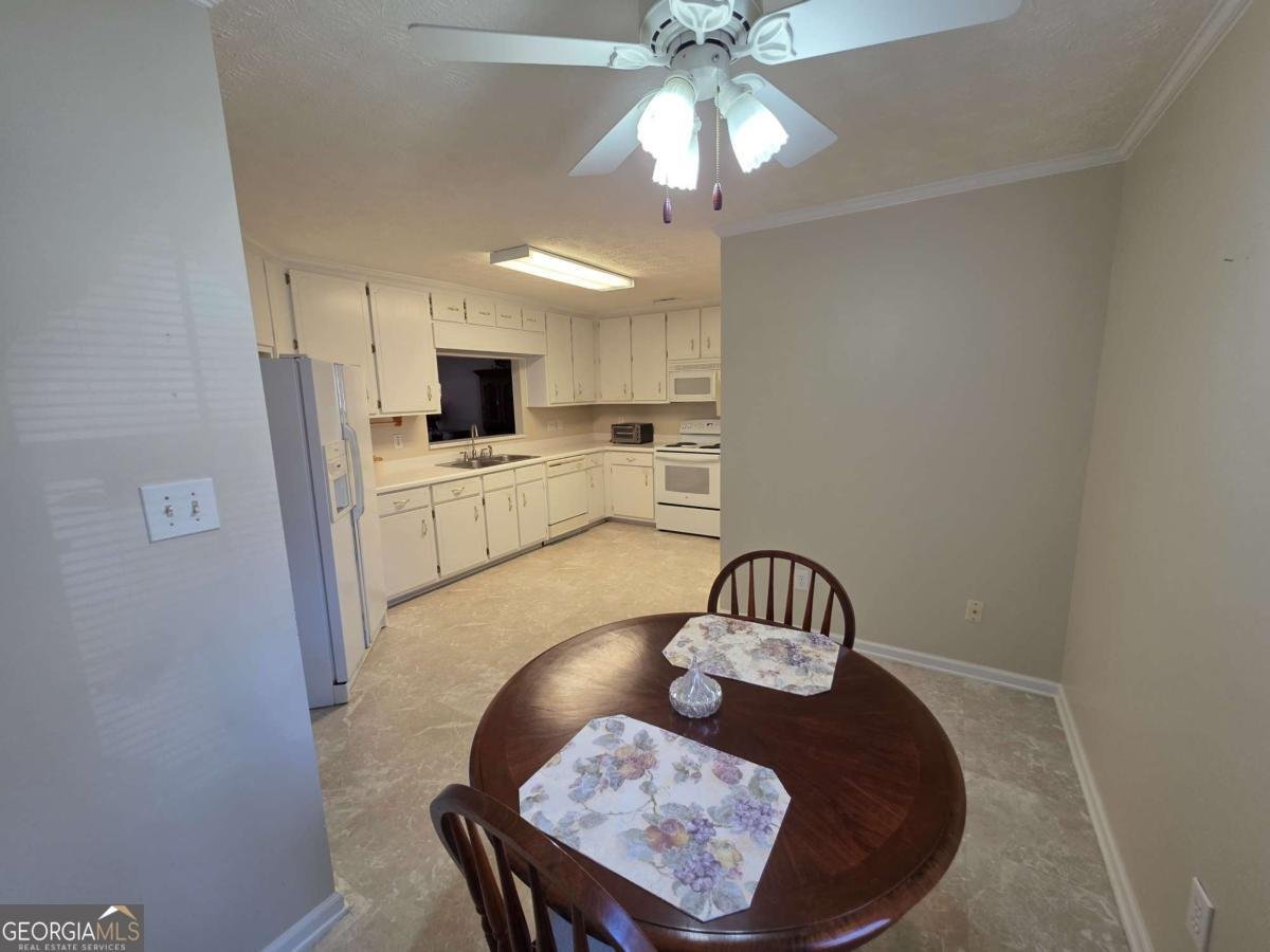 235 Monmouth Drive Fayetteville - Photo 9