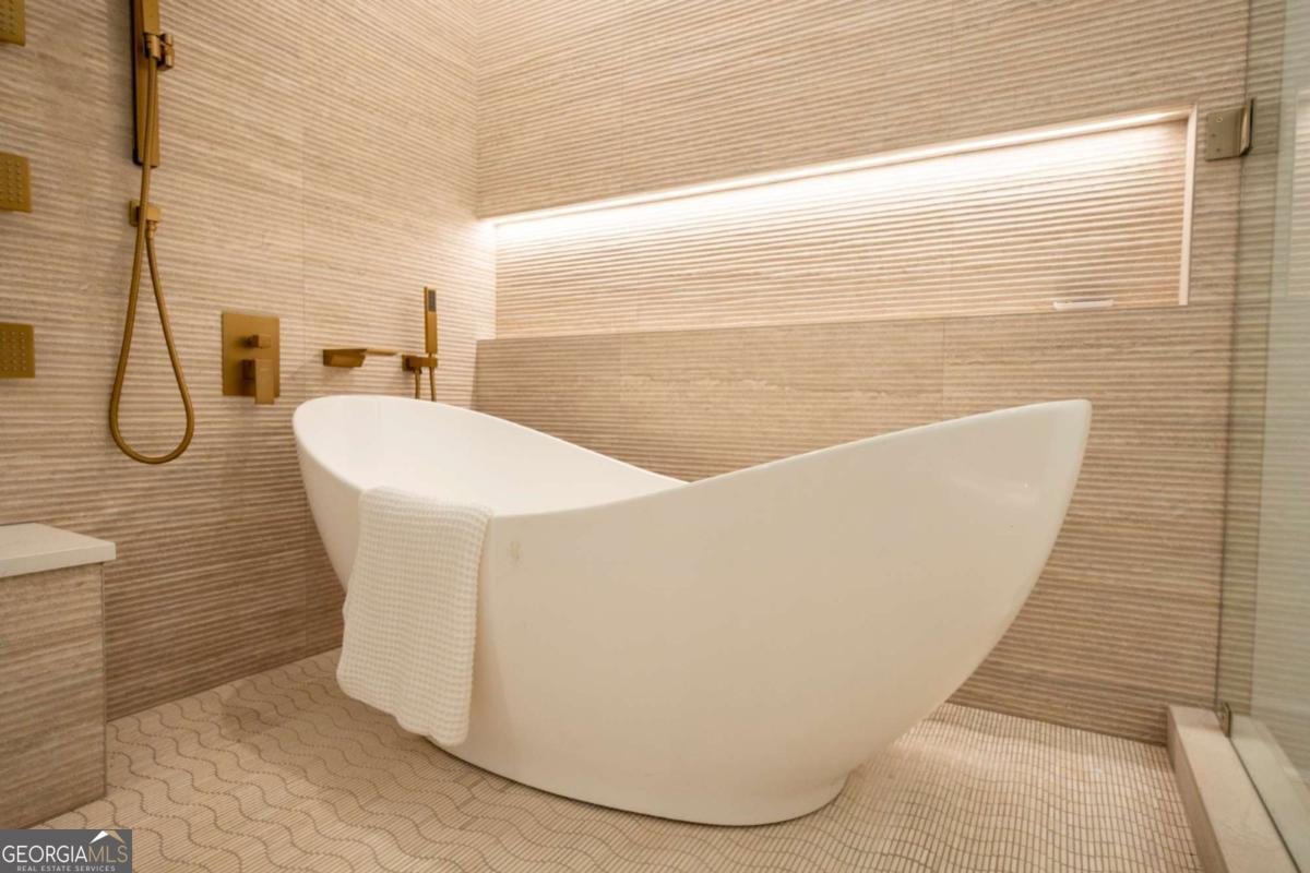 8485 Lynn Drive Gainesville - Photo 14