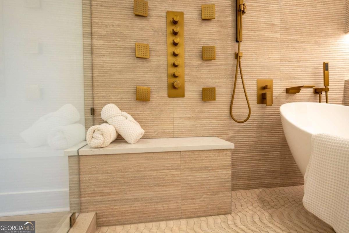 8485 Lynn Drive Gainesville - Photo 16