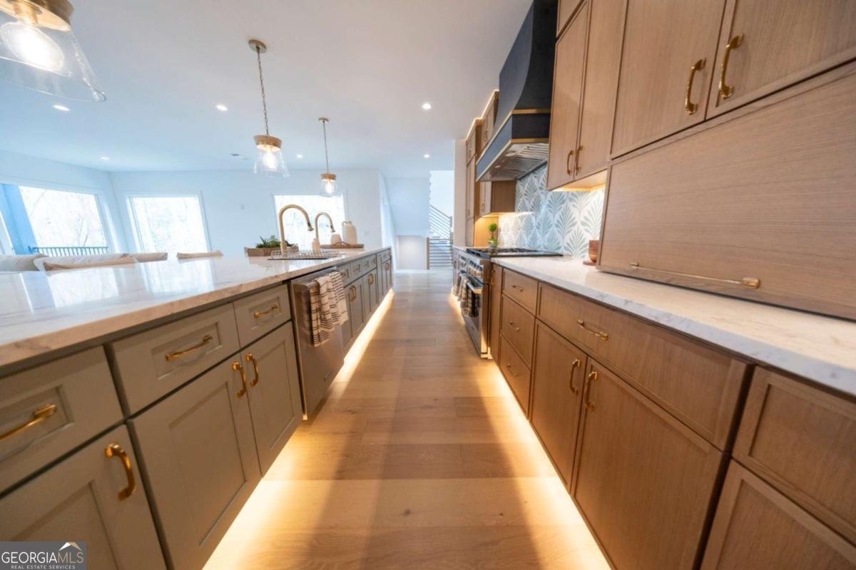 8485 Lynn Drive Gainesville - Photo 6