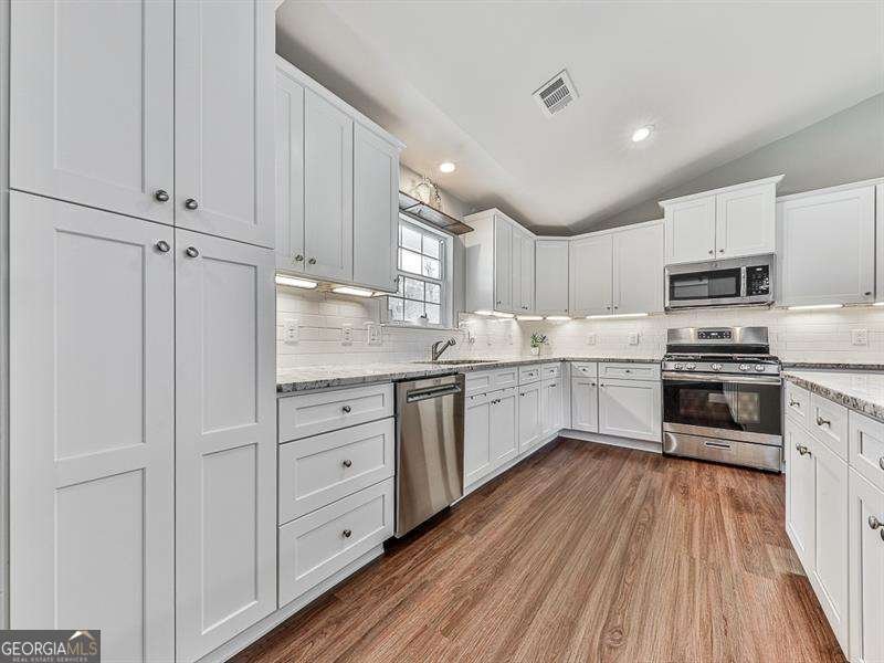 1002 Brackett Road Marietta - Photo 6