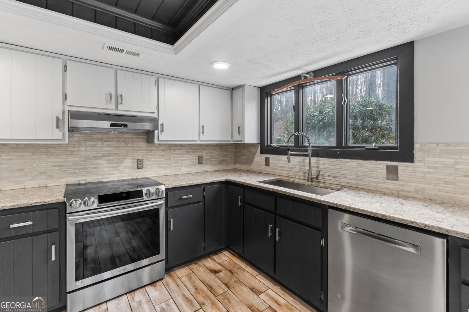 5530 Bourbon Drive Gainesville - Photo 10