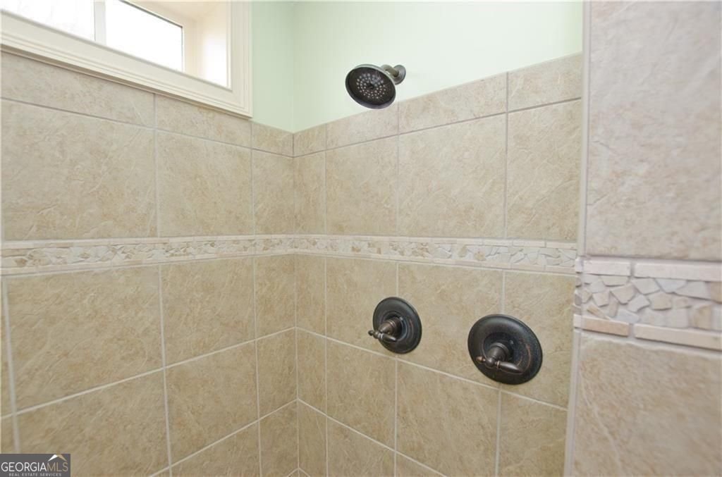 1331 Barrows Grove Road Madison - Photo 16