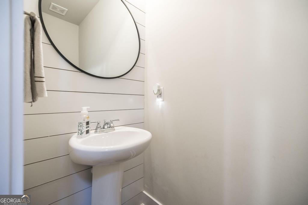 1051 Warwick Drive Macon - Photo 14