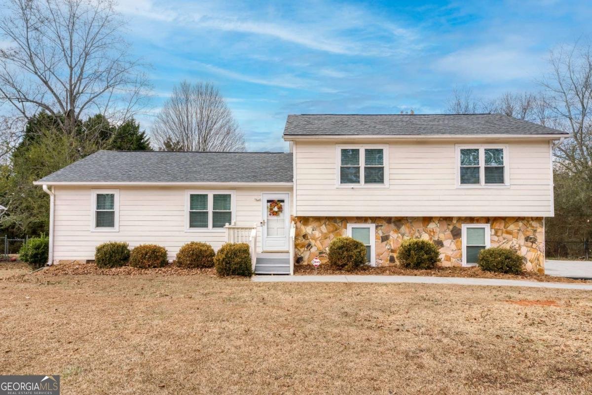 1426 Raintree Drive Snellville - Photo 1