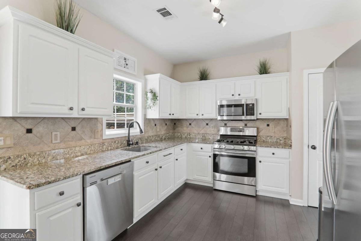 4405 Red Rock Point Suwanee - Photo 9