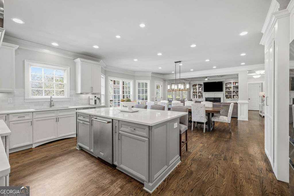 4899 Springfield Drive Dunwoody - Photo 7