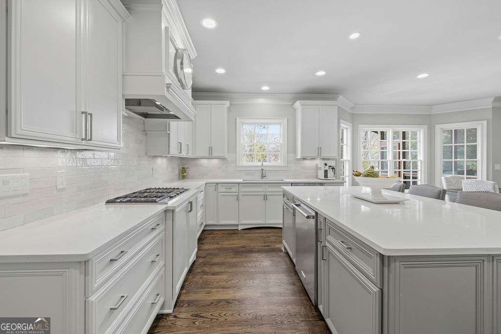 4899 Springfield Drive Dunwoody - Photo 8