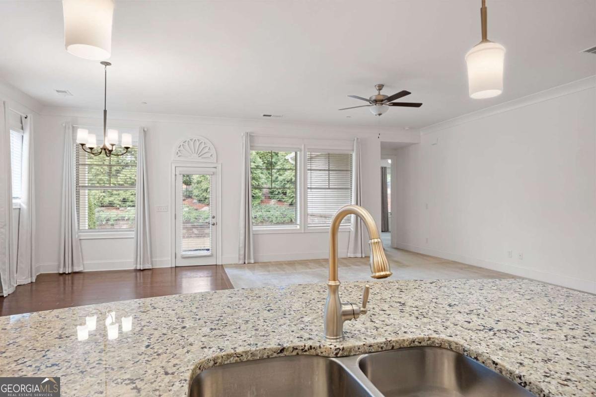 340 Anglewood Avenue Marietta - Photo 11