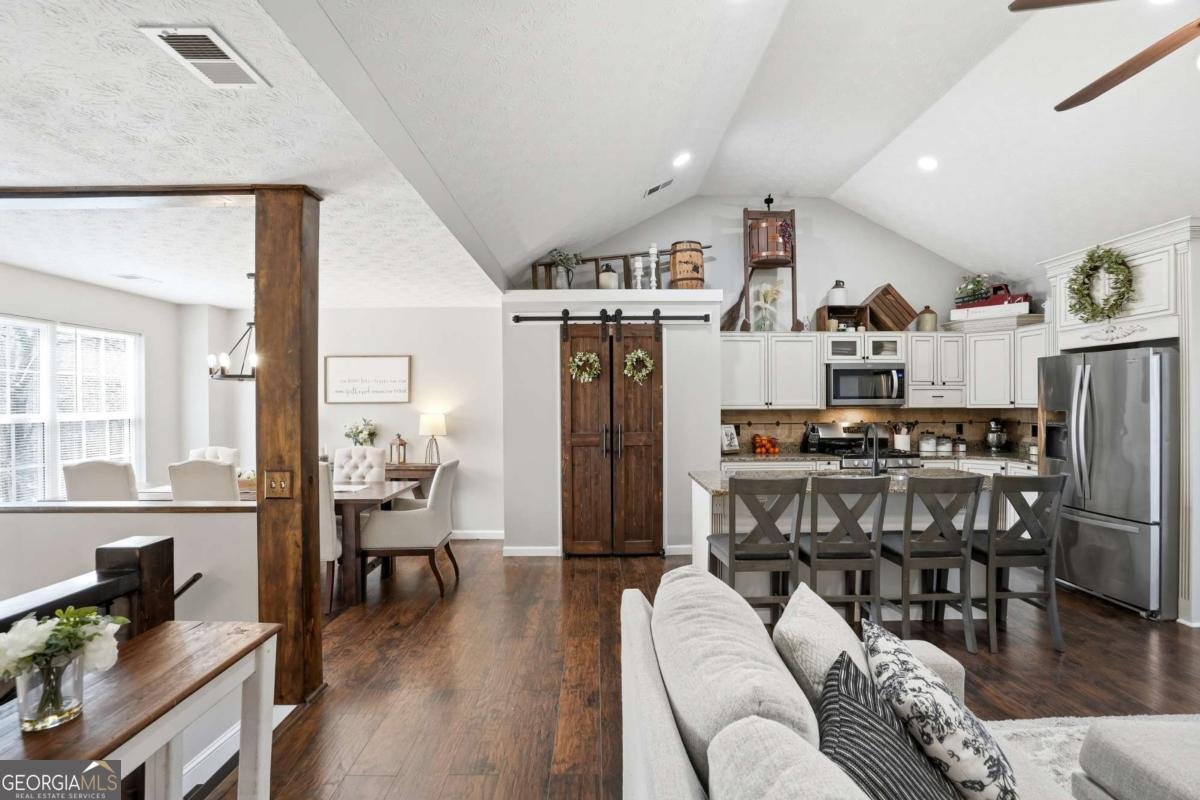 378 Baugh Street Commerce - Photo 9