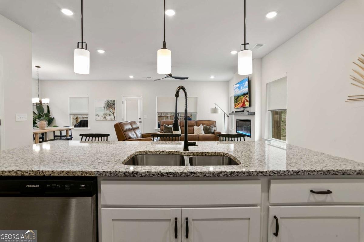 611 Blaven Street Cartersville - Photo 13