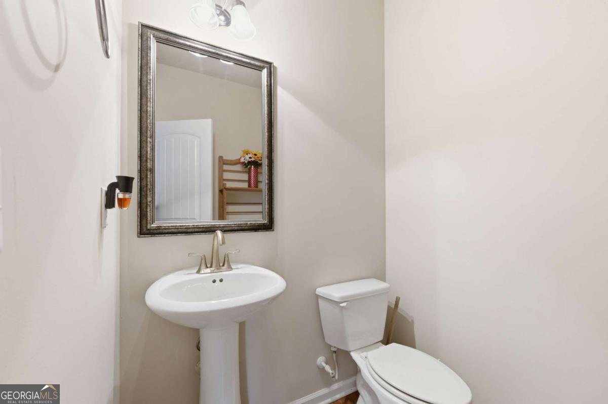 7400 Toccoa Circle Union City - Photo 14