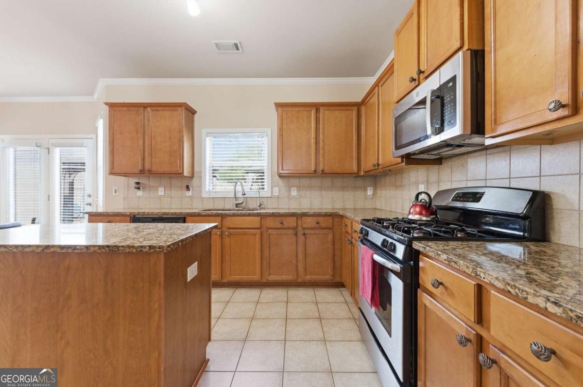 7400 Toccoa Circle Union City - Photo 7