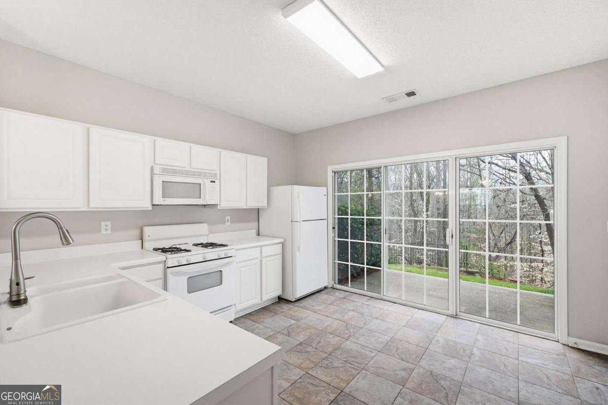 292 Devonshire Drive Alpharetta - Photo 14