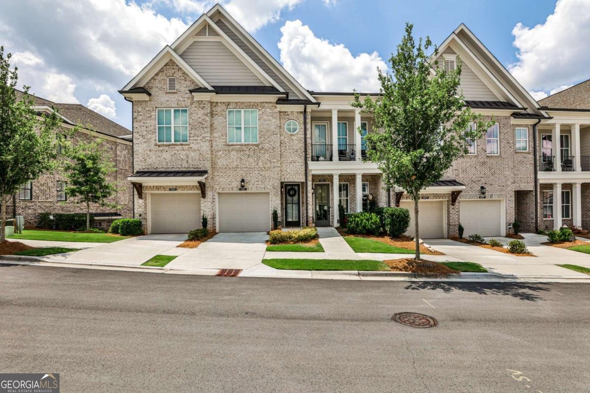 4965 Sealy Circle Peachtree Corners - Photo 1