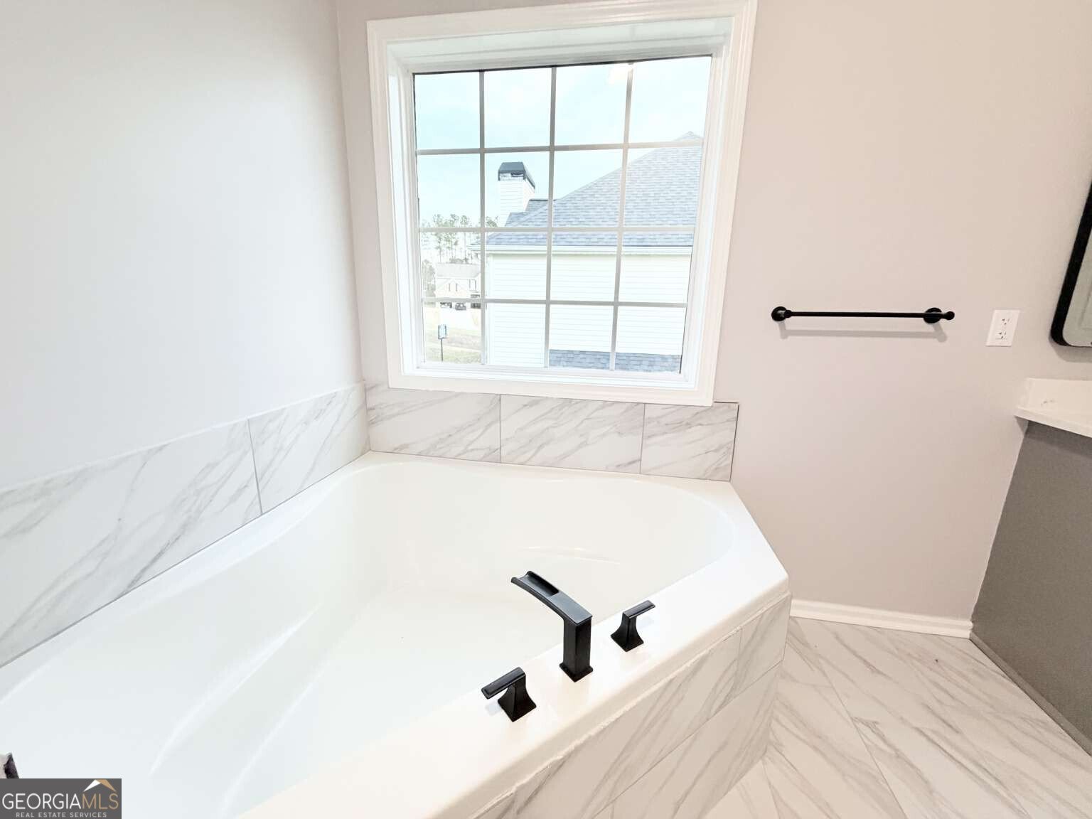 353 Madison Avenue Hampton - Photo 14