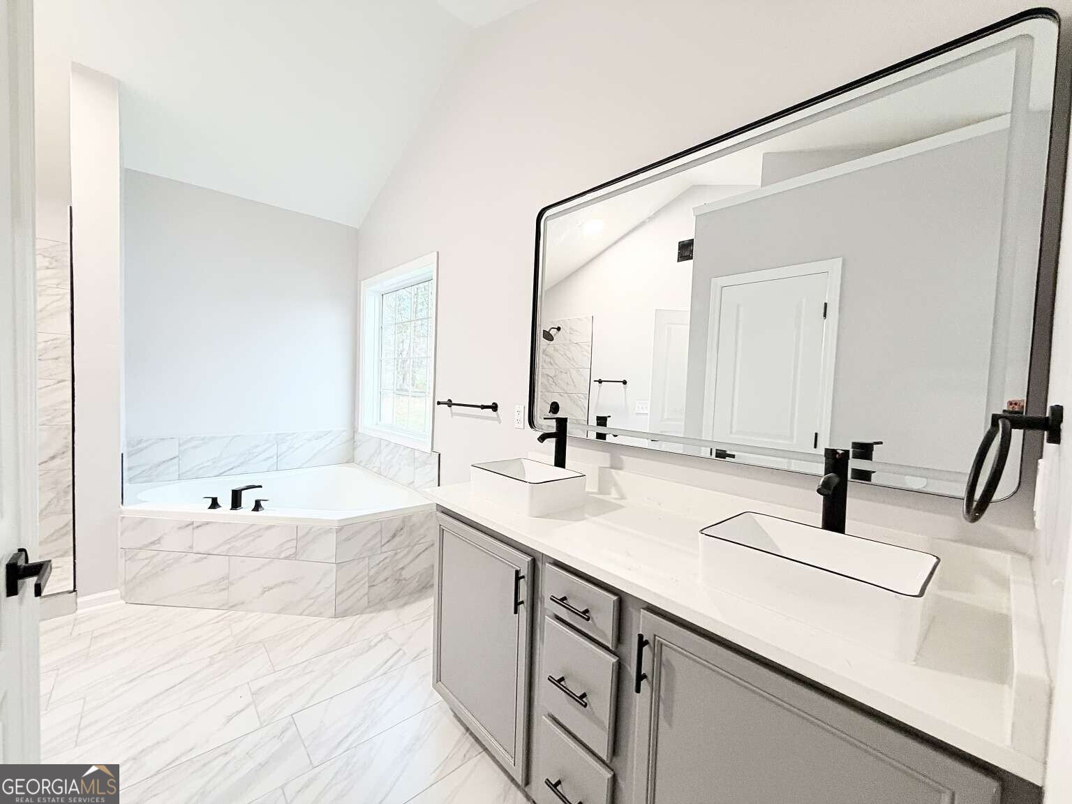 353 Madison Avenue Hampton - Photo 15