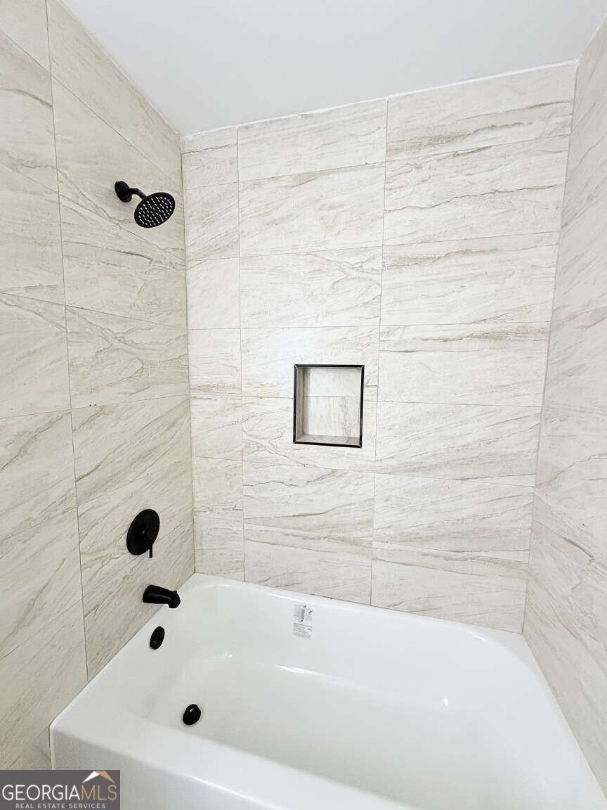 353 Madison Avenue Hampton - Photo 17