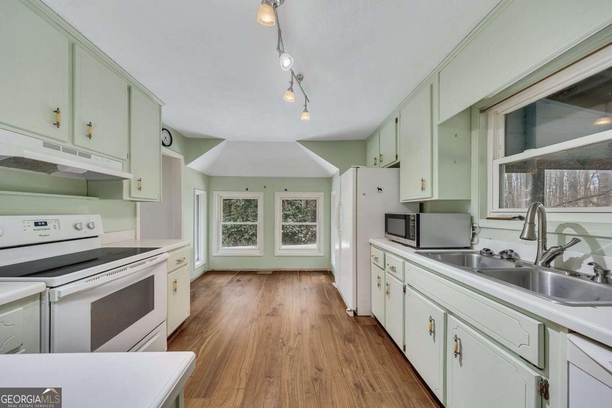 120 Emerald Cove Drive Woodstock - Photo 14