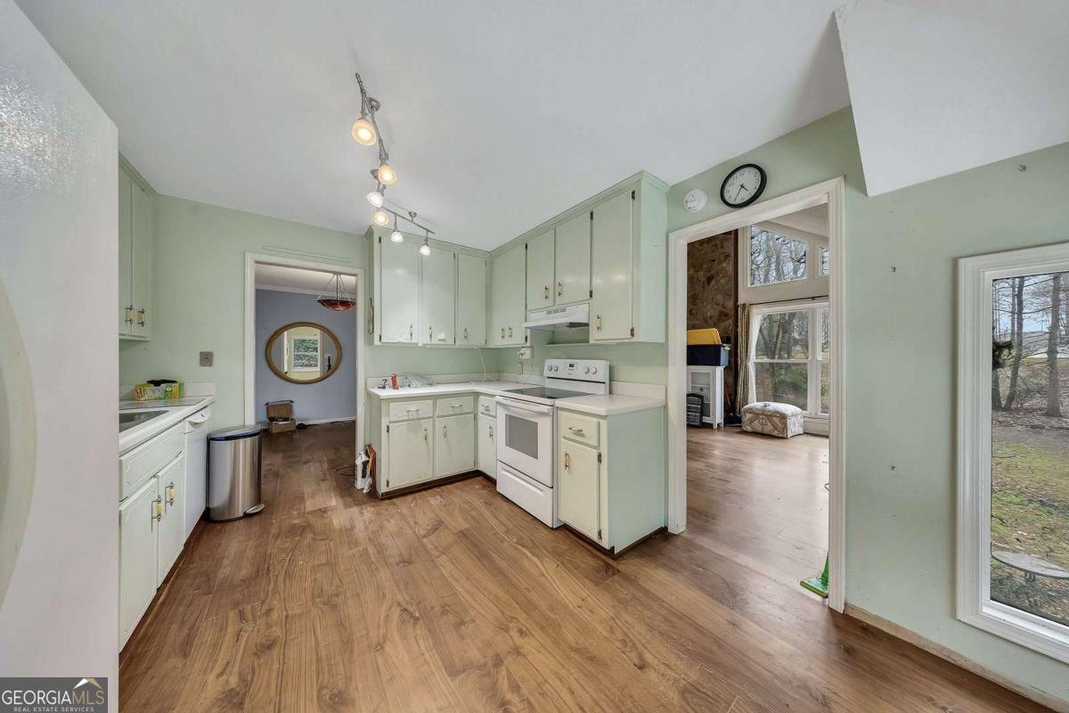 120 Emerald Cove Drive Woodstock - Photo 16