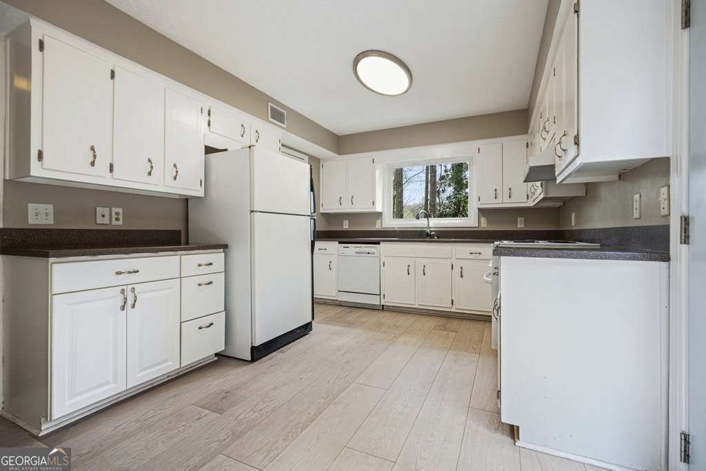 300 Cruise Court Roswell - Photo 11