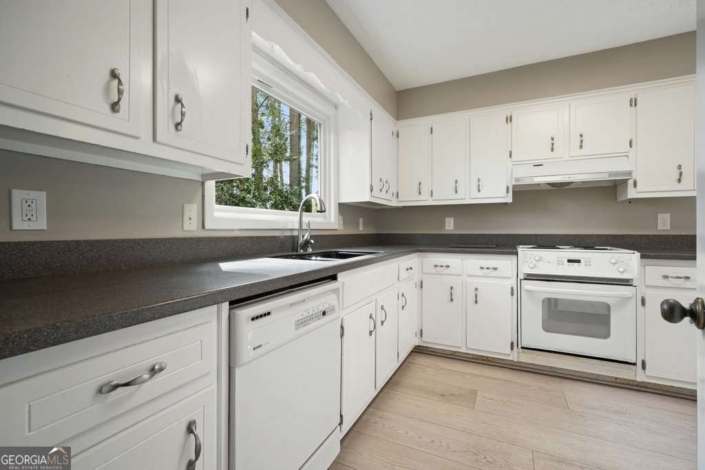 300 Cruise Court Roswell - Photo 12