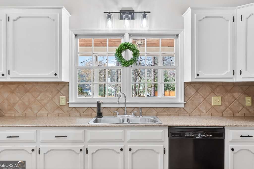 353 Battle Woods Trail Marietta - Photo 9