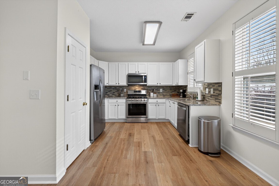 6364 Shoreview Circle Flowery Branch - Photo 11