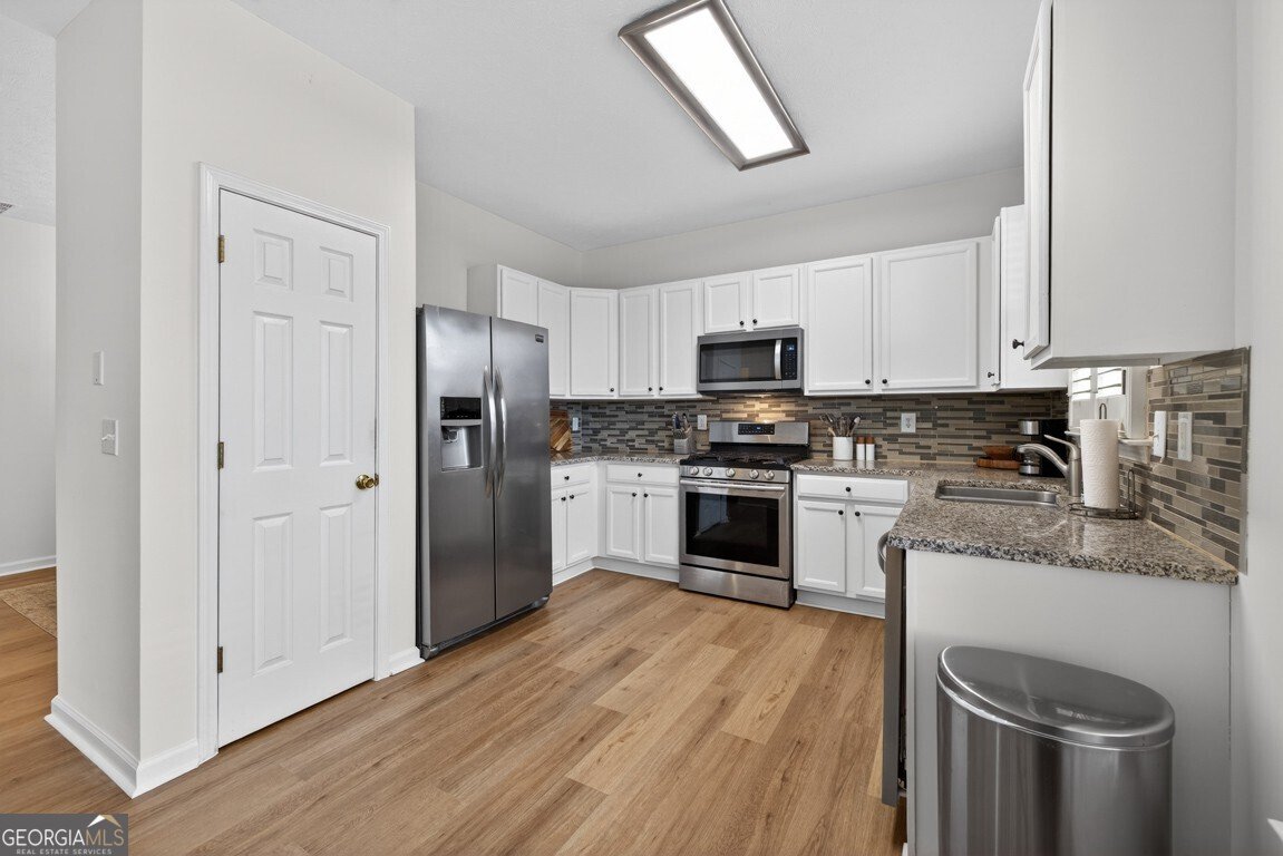 6364 Shoreview Circle Flowery Branch - Photo 12