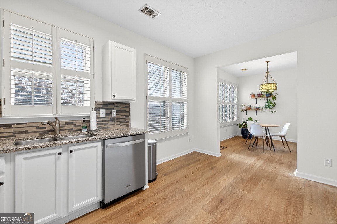 6364 Shoreview Circle Flowery Branch - Photo 13