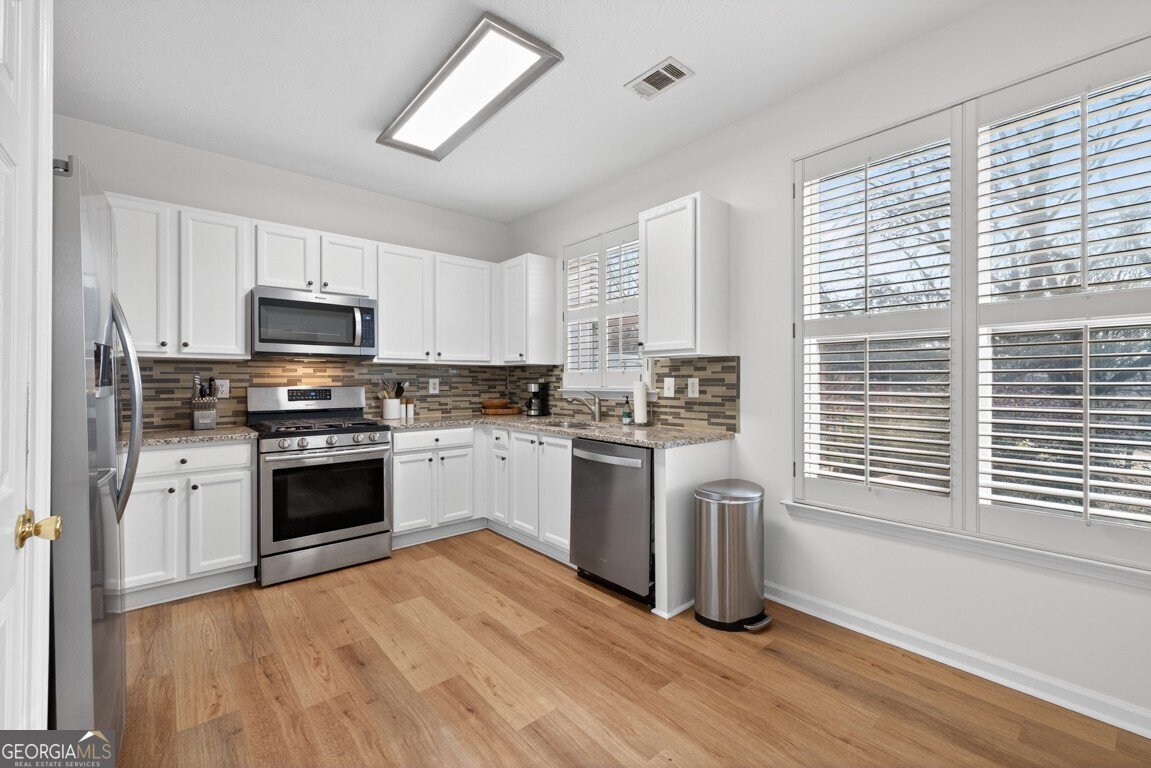 6364 Shoreview Circle Flowery Branch - Photo 14