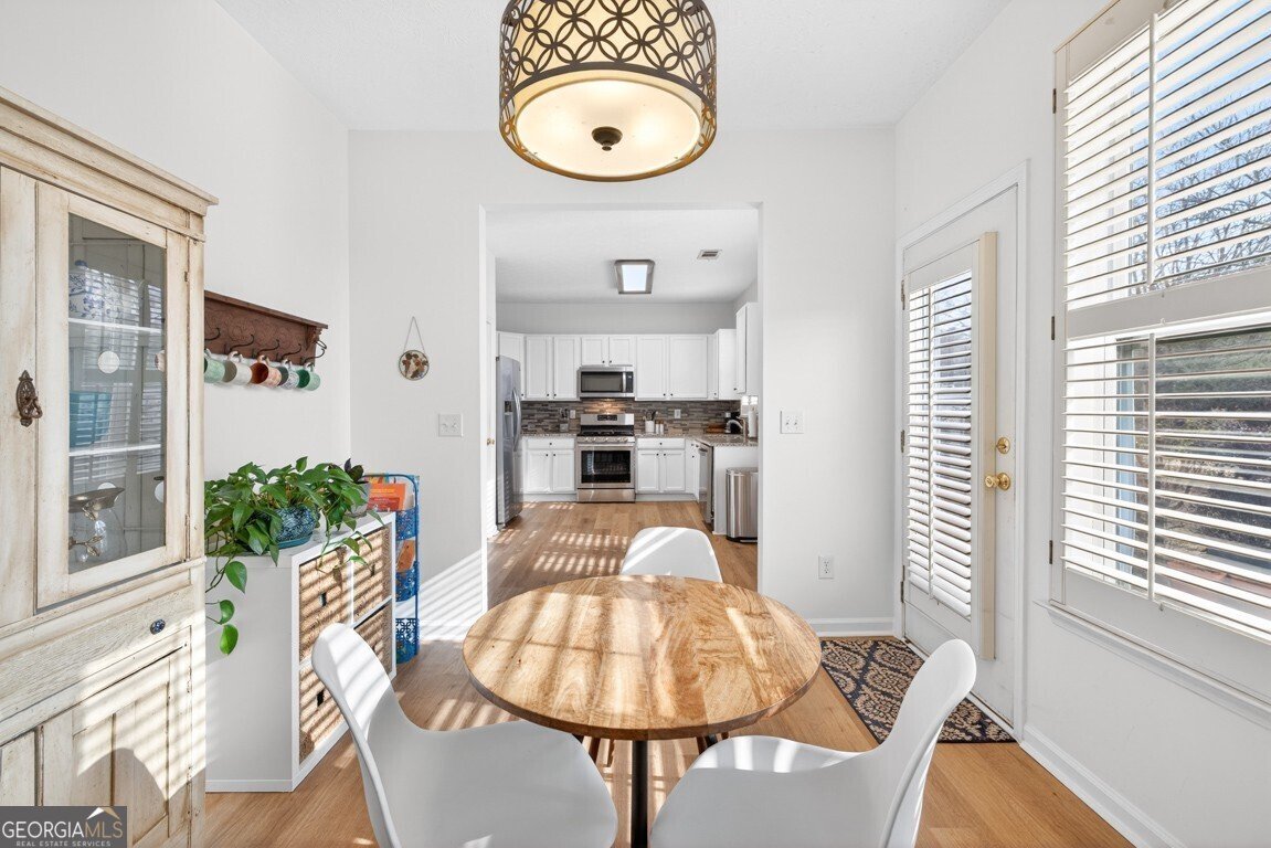 6364 Shoreview Circle Flowery Branch - Photo 17